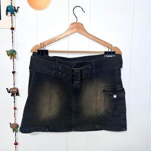 Wild-fable Women's Grey and Black Skirt